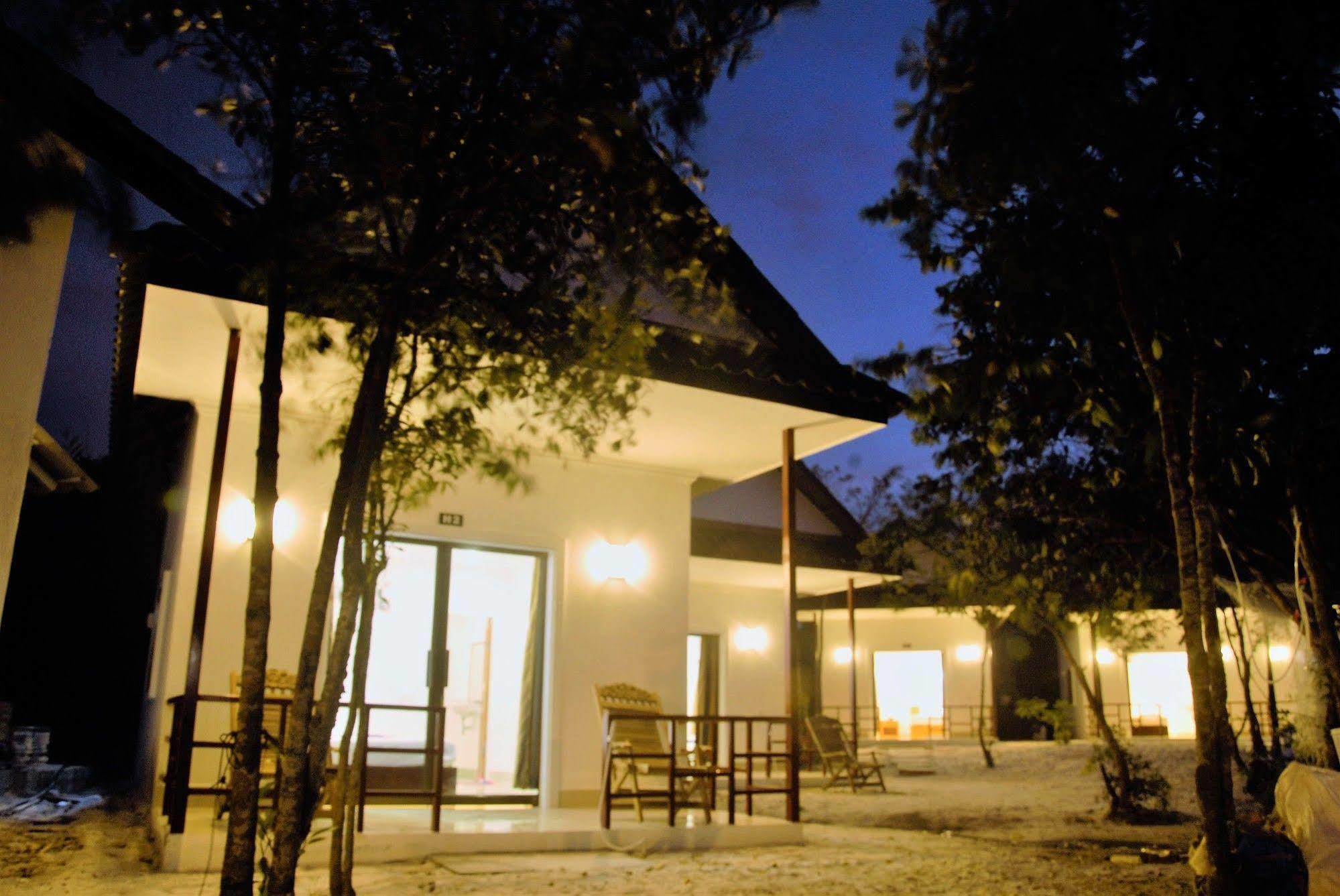 Home Stay Resort เกาะรงสำลน ภายนอก รูปภาพ