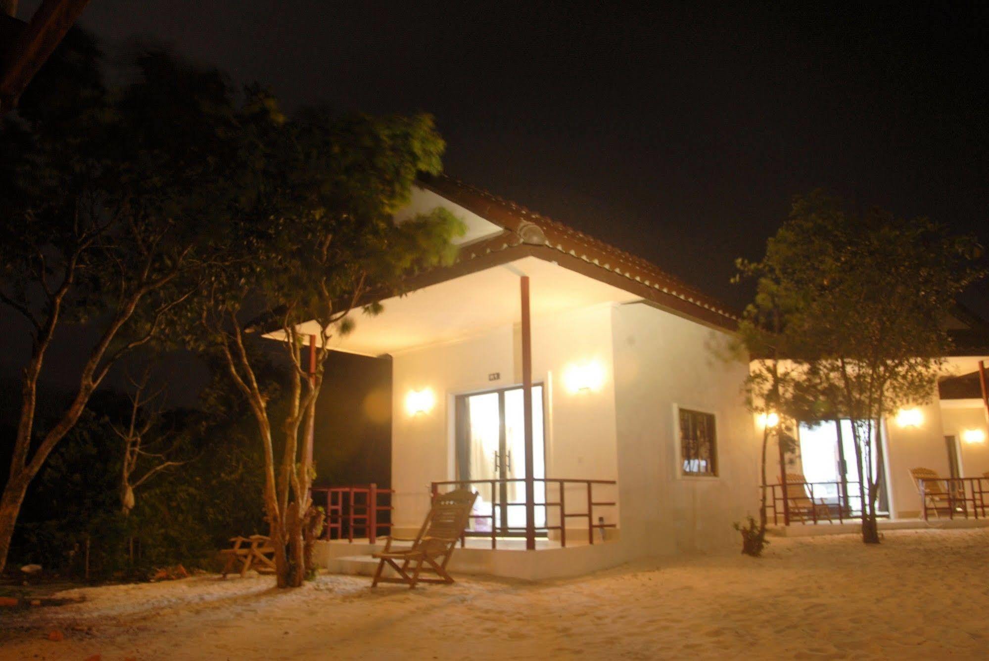 Home Stay Resort เกาะรงสำลน ภายนอก รูปภาพ