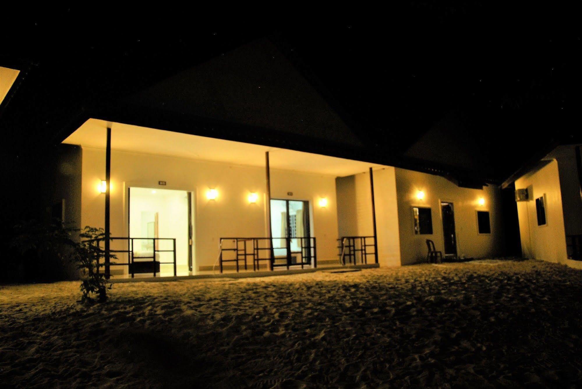 Home Stay Resort เกาะรงสำลน ภายนอก รูปภาพ