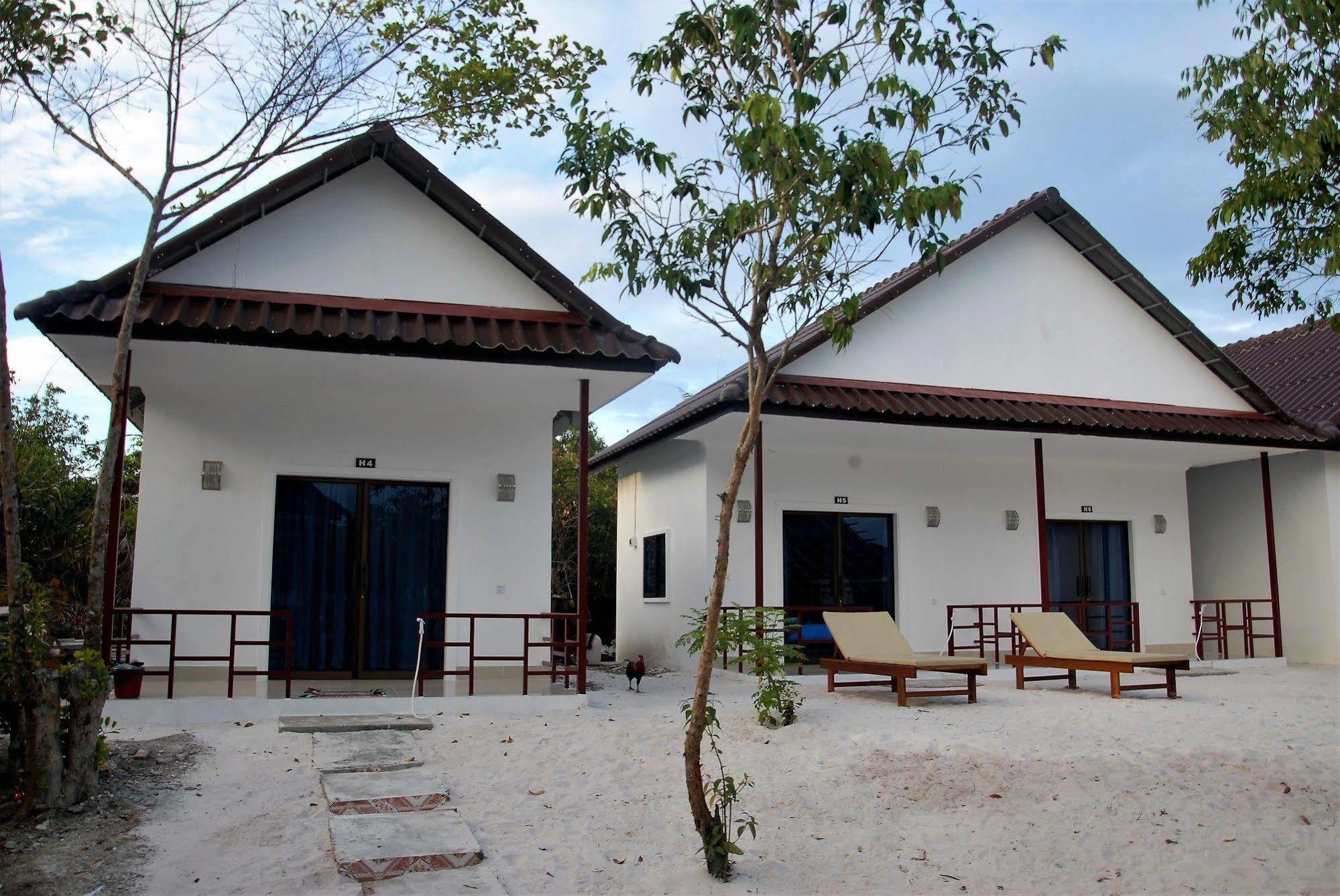 Home Stay Resort เกาะรงสำลน ภายนอก รูปภาพ